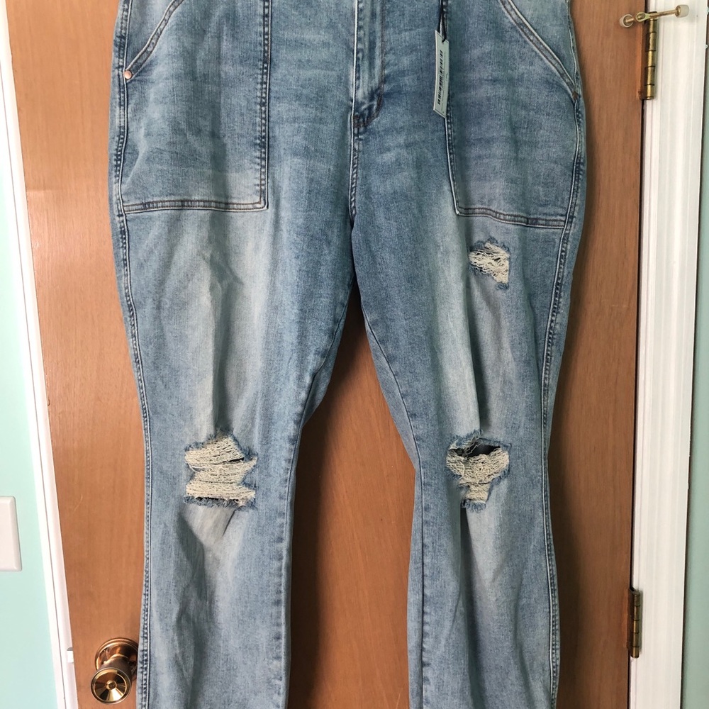 Judy Blue Light Blue Distressed Boyfriend Jeans
